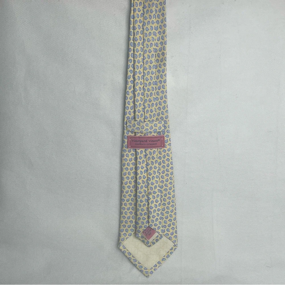 Boys Vineyard Vines Necktie Yellow Blue Shells & Snails 100% Silk Tie USA Made